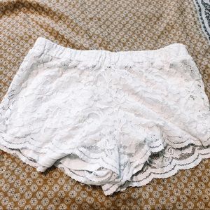 Brandy Melville Off-White Lace Shorts
